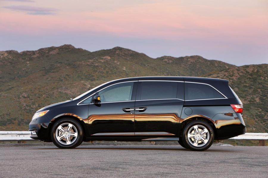  Honda Odyssey Touring Elite 2011 года  (фото 7 из 19)